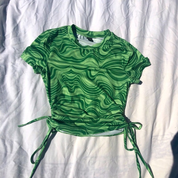 Green Tops - Picture 4 of 5